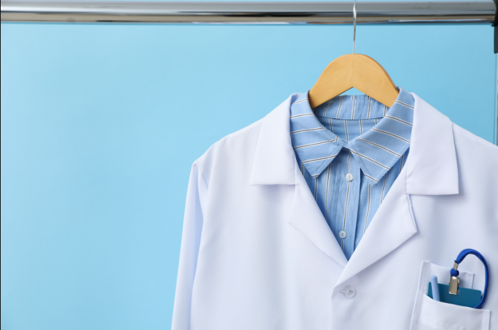 How to Properly Wash and Maintain Lab Coats for Safety and Longevity